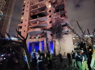 Іран випустив по Ізраїлю понад 100 ракет: є загиблі, десятки поранених і руйнування в Тель-Авіві