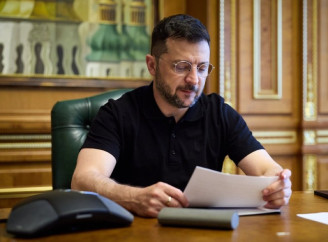 Зеленський підписав закон про бронювання працівників оборонних підприємств на 45 днів