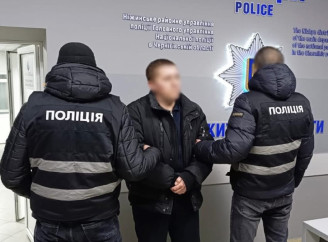 Продавав "з рук в руки": у Ніжині затримали підозрюваного у наркоторгівлі