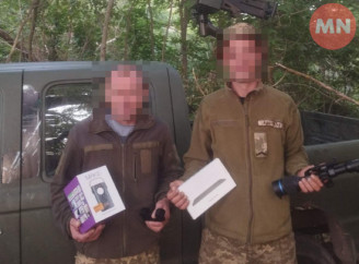 Ніжинська гімназія №2 передала обладнання військовим 