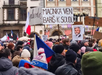 У Празі відбувся масовий мітинг на підтримку президента Петра Павла