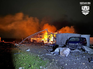 Нічна атака дронами: удари по енергетиці Одещини, по Чугуєву та Нікопольщині, затримки поїздів на сході