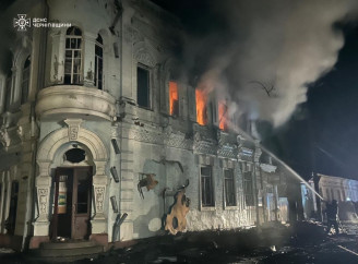 Вночі росіяни атакували будівлю бібліотеки на Чернігівщині
