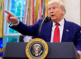 Трамп опинився в комічній ситуації під час спілкування з журналістами