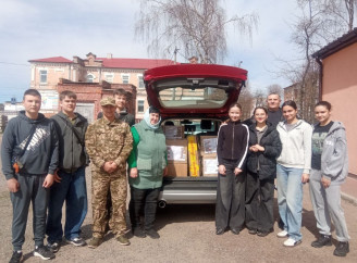 Тепло з рідного міста: ніжинські школярі передали великодню допомогу військовим