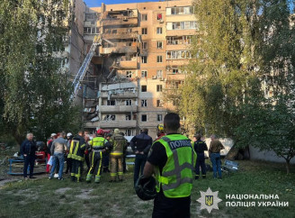 У Києві загинула жінка з немовлям унаслідок російської атаки ще одну жертву шукають