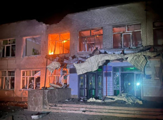 Нічна атака БпЛА на Чернігів: загинув підліток, пошкоджено ліцей та житлові будинки