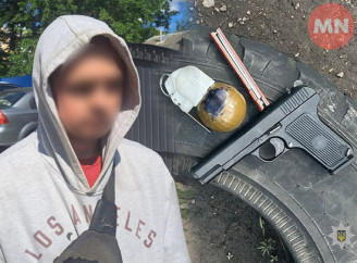 У Ніжині поліцейські вилучили у чоловіка пістолет та гранату