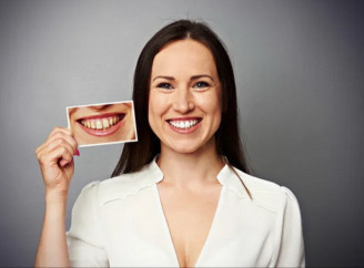 Біла посмішка без шкоди для зубів: що варто знати