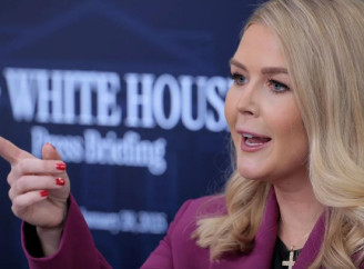 Речниця Білого дому грубо відповіла журналісту на питання про місце зустрічі Трампа і путіна