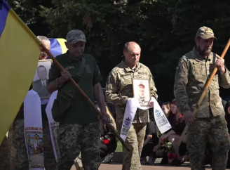 У Чернігові попрощалися з Героєм - Дмитром Горновим. Фото, відео
