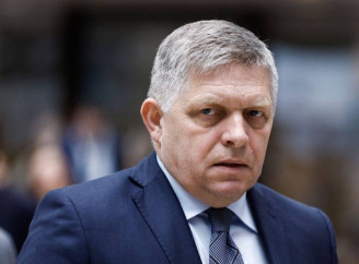 Фіцо заявив, що Словаччина не підтримає позику Україні з заморожених активів Росії на військові потреби