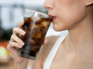 Дієтичні напої можуть підвищувати ризик діабету більше, ніж солодка газована — дослідження
