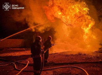 Вночі росія масовано атакувала Одещину: пошкоджено енергетичні об’єкти та залізничне депо