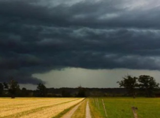Штормове попередження: на Чернігівщину суне негода, у Ніжині можливий дощ з грозою