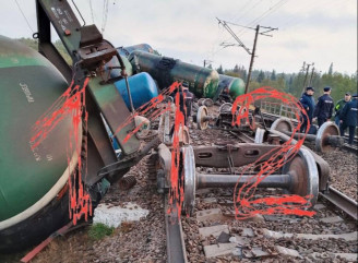 У Ленінградській області рф зійшов з рейок поїзд із військовим вантажем після підриву колії