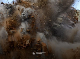 Влучання в будинок: росіяни обстріляли три громади на Чернігівщині