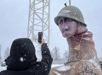 У Литві створили скульптуру путіна у вигляді чоловічого статевого органа - Фото