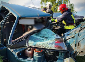 На Чернігівщині сталася смертельна ДТП: водій загинув, пасажири травмовані 