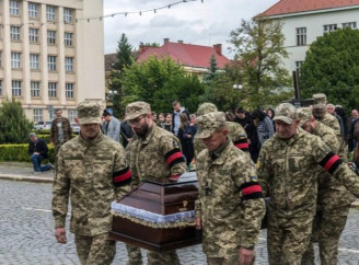 Втрати росії та України у війні наближаються до 2 мільйонів осіб