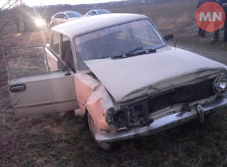 На Ніжинщині перекинувся ВАЗ: водія госпіталізували до обласної лікарні