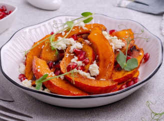 Гарбуз у карамелі з фетою та гранатом: літня казка на тарілці