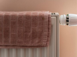 Що не можна сушити на батареях: поради для збереження речей і комфорту в домі 