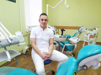 «Я боявся стоматологів, а тепер сам лікую зуби»: історія ніжинського лікаря Єгора Севастьянова