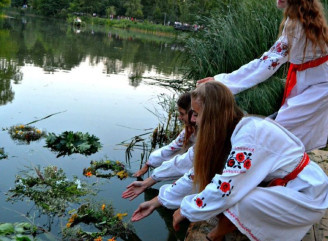 Вогонь, вода і квіти: як ніжинці святкують Івана Купала