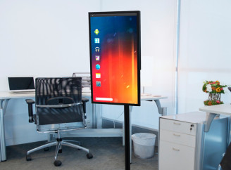 Рекламна стійка з digital дисплеєм — сучасний інструмент для ефективної промоції