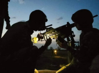 Горіли будинки: РФ атакувала три прикордонні громади Чернігівщини