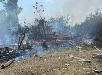 Знищений приватний будинок: росіяни вели вогонь по чотирьом громадам на Чернігівщині