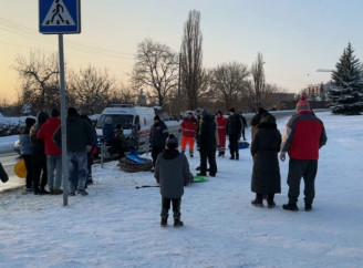 У Чернігові двоє підлітків отримали травми під час катання з гірки