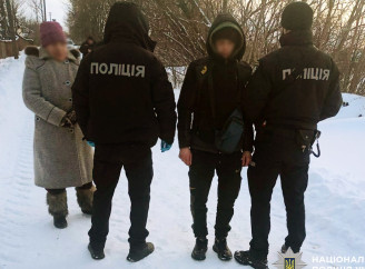 На Ніжинщині поліцейські затримали молодика, який пограбував пенсіонерку 