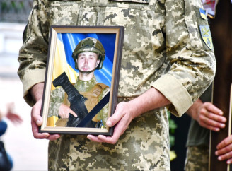 Ніжин попрощався з Воїном — Максимом Самотканом