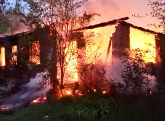 Троє поранених та пошкоджені авто: росіяни атакували три громади на Чернігівщині