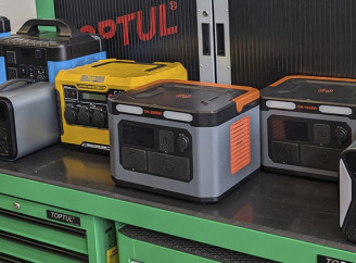 В Україні різко подорожчали зарядні станції після масованих атак росії