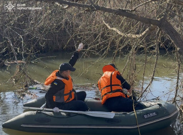 Рятувальники дістали тіло чоловіка з водойми на Чернігівщині