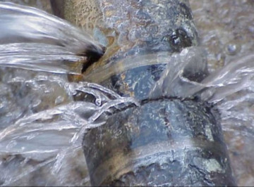 У Ніжині через прорив водогону частина вулиць залишилася без води