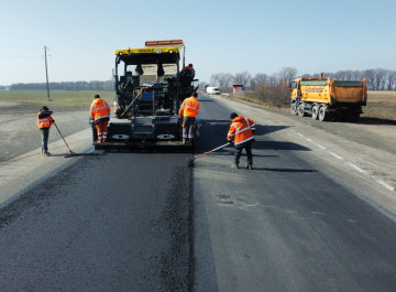 На Чернігівщині за місяць відремонтували понад 112 тисяч «квадратів» доріг