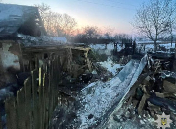 Росіяни вдарили по будинку в Чернігівському районі: постраждала жінка