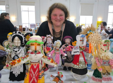 З Ніжина до Австралії: Тамара Іонова відкриває місцевим світ української ляльки-мотанки