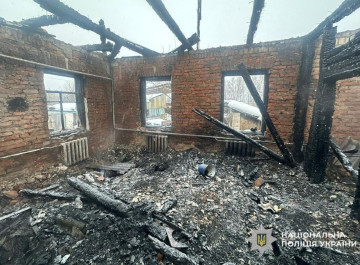 Поліція розслідує обставини смертельної пожежі у Вертіївській громаді