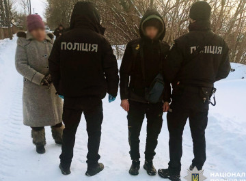На Ніжинщині поліцейські затримали молодика, який пограбував пенсіонерку 