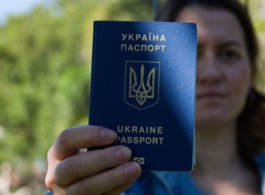 Майже 200 тисяч українців у США можуть втратити легальний статус через затримки у розгляді заяв фото