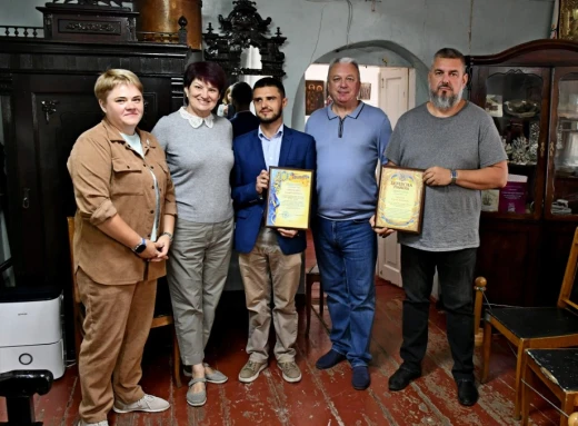 Ніжинських музейників Романа Авраменка та Сергія Зозулю відзначили за професіоналізм та любов до музейної справи фото