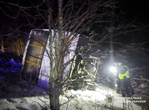 На Ніжинщині перекинувся автобус з пасажирами - що відомо (оновлено) фото