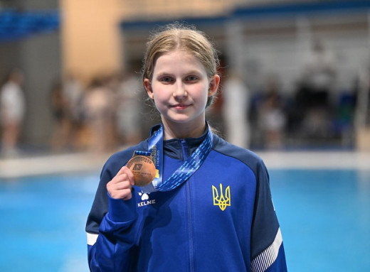 Українська юніорка відмовилася стояти на п'єдесталі з російськими спортсменками фото Українська юніорка відмовилася стояти на п'єдесталі з російськими спортсменками фото