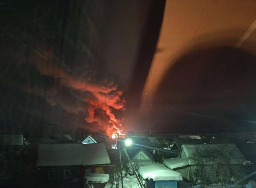 СБУ вразила нафтобазу у Псковській області — вибухи та масштабна пожежа фото