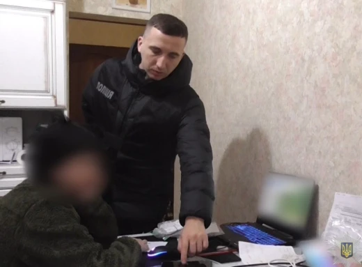 На Одещині затримали аферистів, які «продавали» в мережі дрони на потреби ЗСУ (Відео) фото